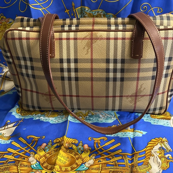 Burberry Square Tote with COA - Picture 4 of 16